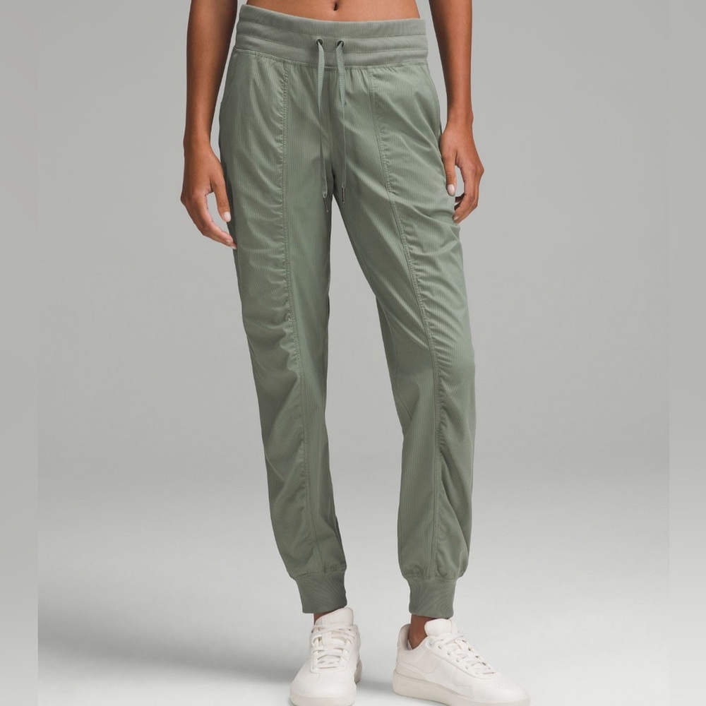 LULULEMON Dance Studio Mid-Rise Jogger